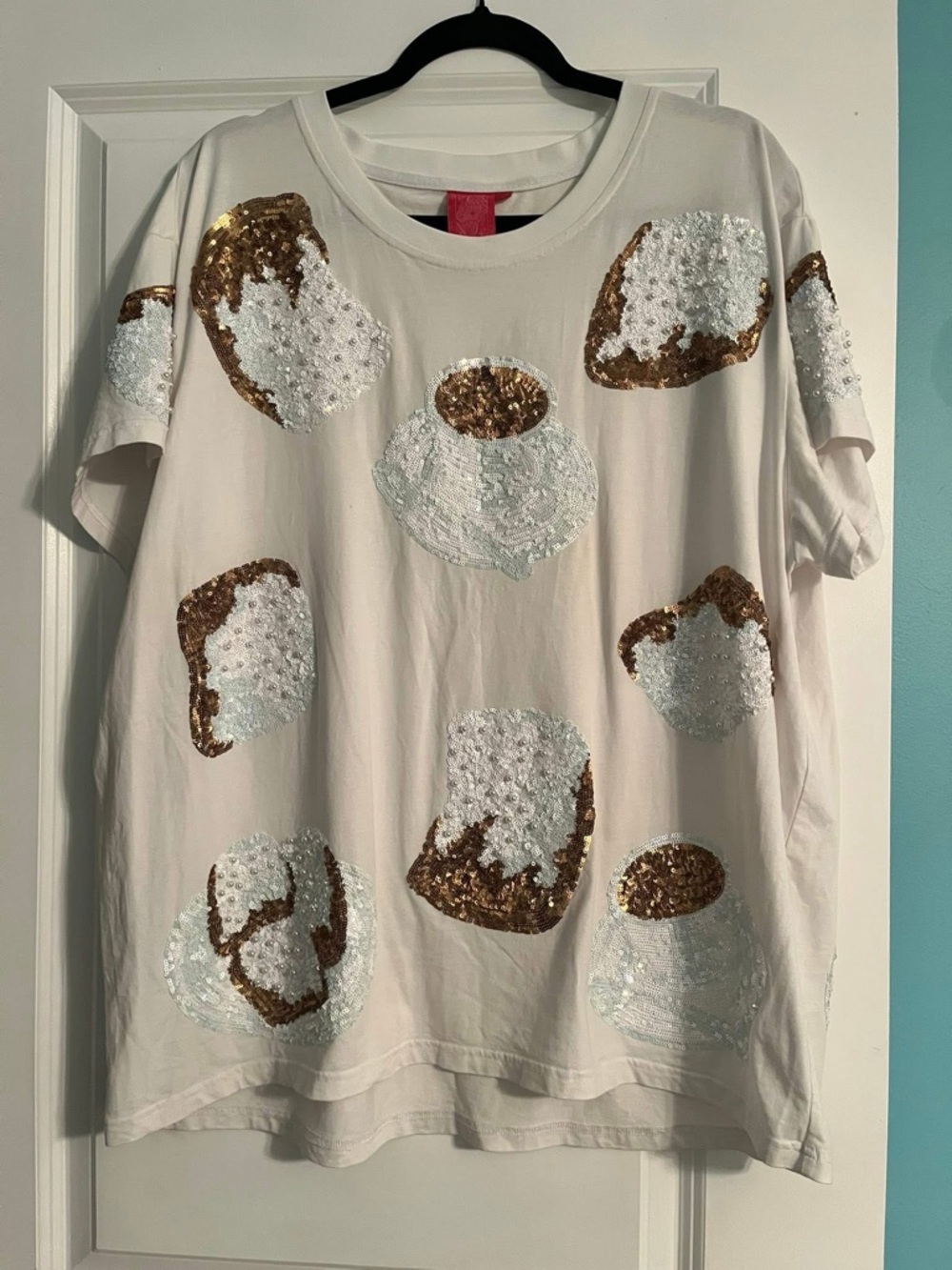 QUEEN OF SPARKLES Beignets tee